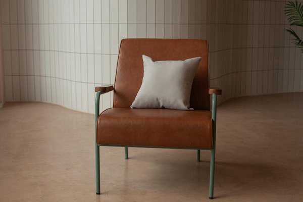 What are the best blackout solutions for a south-facing bedroom in Manchester?